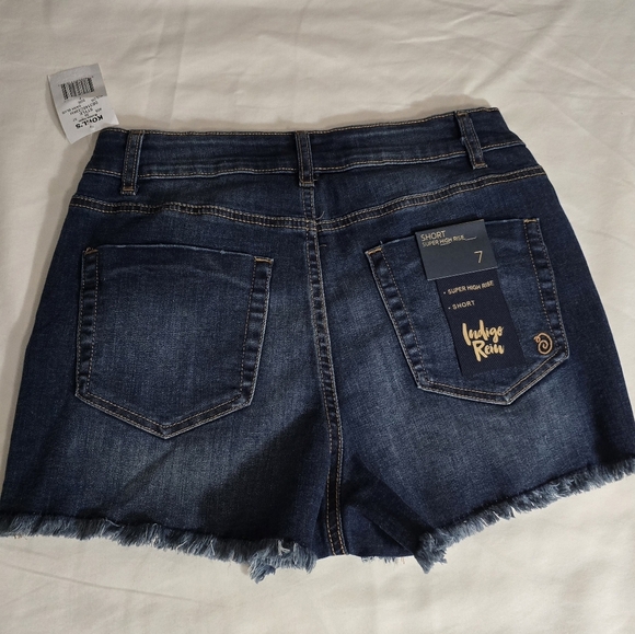 Indigo Blues Super High Rise Button Fly Jean Shorts Distressed Sz 7 / 27 Nwt - Picture 2 of 2